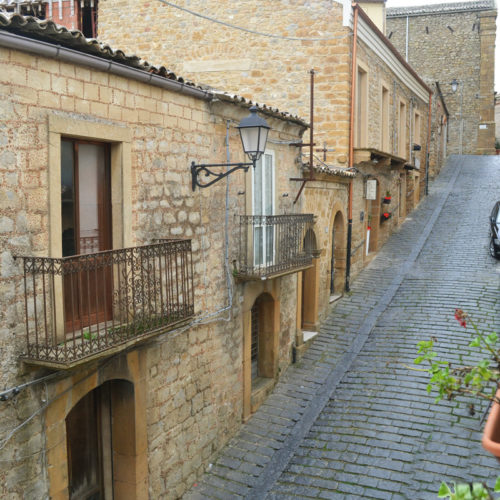 via-domenico-minolfi - B&B Le Giare Aidone